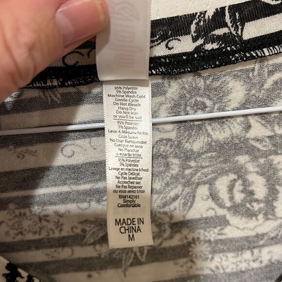 New LuLaRoe Black and White Striped with Flowers Short Sleeve Top - Picture 3 of 4